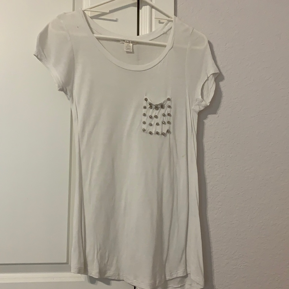 Studded pocket, blouse/ t shirt